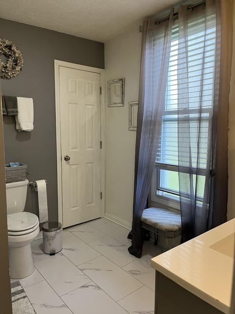 553 Mcclure Ave, Elgin, IL 60123 photo 6