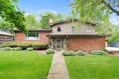 3106 Meadowbrook Dr, Champaign, IL 61822