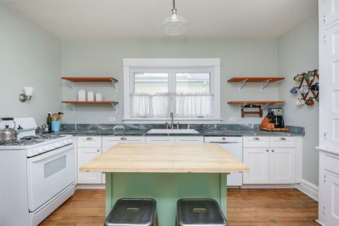 627 W Wesley St, Wheaton, IL 60187 photo 8