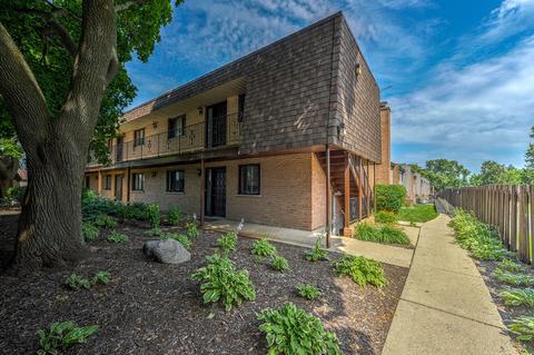 520 E Main St #1C, Barrington, IL 60010