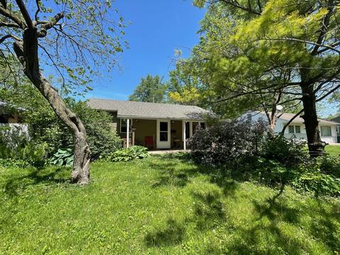 1216 W Columbia Ave, Champaign, IL 61821