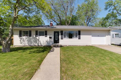 813 Parmon Rd, Bloomington, IL 61701