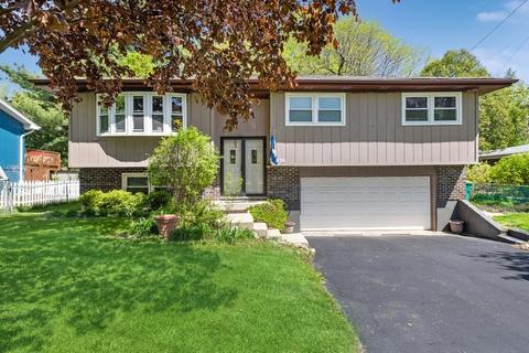 116 W Traube Ave, Westmont, IL 60559