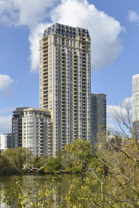 2550 N Lakeview Ave #T3402, Chicago, IL 60614