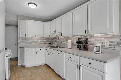 1717 King Dr #B, Normal, IL 61761 photo 5