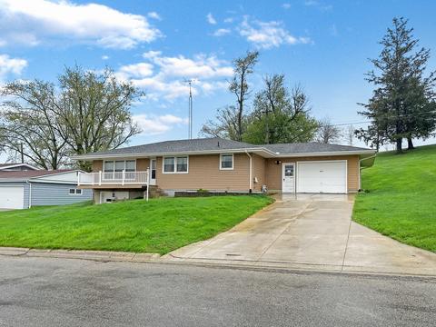 412 W Columbia Ave, Stockton, IL 61085