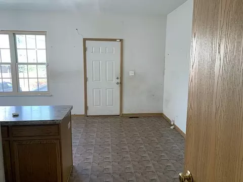 910 E 40th St, Chicago, IL 60653 photo 6