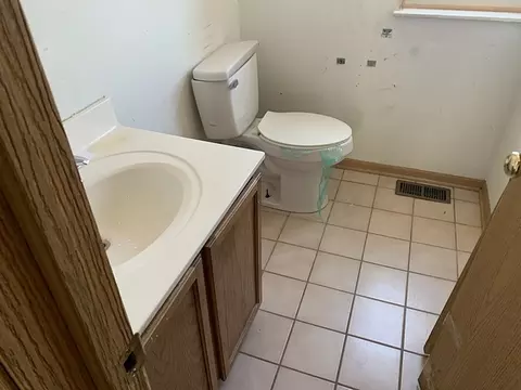 910 E 40th St, Chicago, IL 60653 photo 14