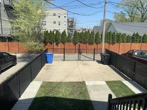 910 E 40th St, Chicago, IL 60653 photo 3
