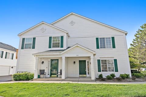 719 Fieldcrest Dr #C, South Elgin, IL 60177