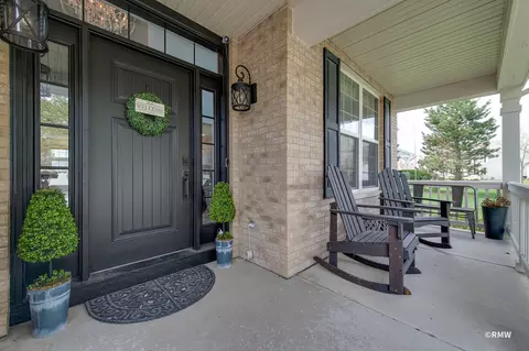 307 Cassidy Ln, Elgin, IL 60124 photo 2