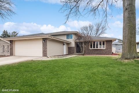 308 Canyon Trl, Carol Stream, IL 60188