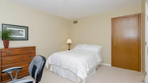 7575 Lake St #2D, River Forest, IL 60305 photo 32