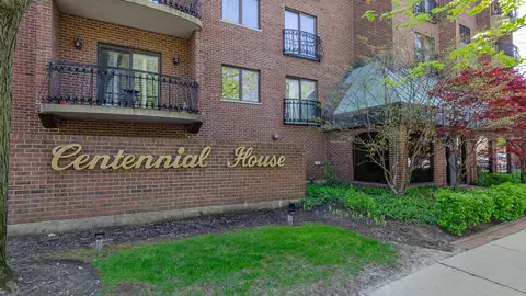 7575 Lake St #2D, River Forest, IL 60305 photo 2