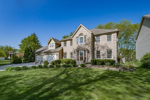 2607 Newport Dr, Naperville, IL 60565