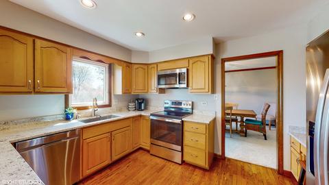392 Glen Echo Rd, Naperville, IL 60565 photo 6