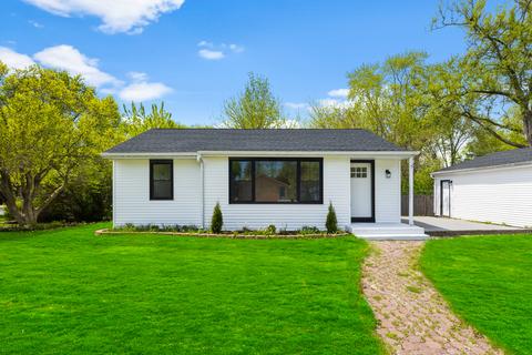 2 N Elmwood Ave, Palatine, IL 60074