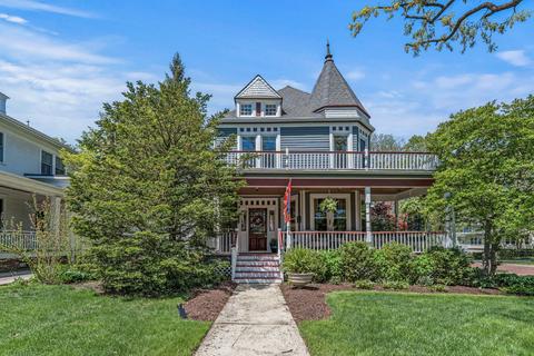 1130 Franklin St, Downers Grove, IL 60515