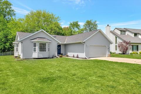 405 Ridge Rd, Mahomet, IL 61853