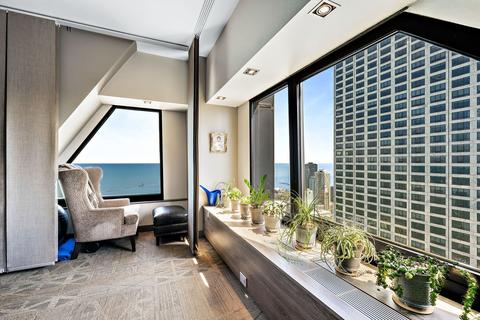 175 E Delaware Pl #5412, Chicago, IL 60611 photo 10