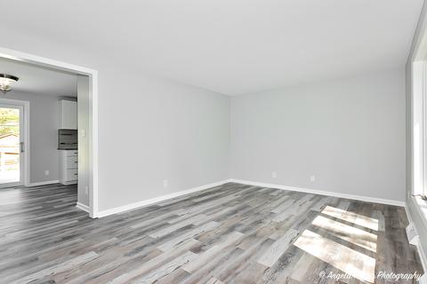 5809 Bunny Ave, Mchenry, IL 60051 photo 2