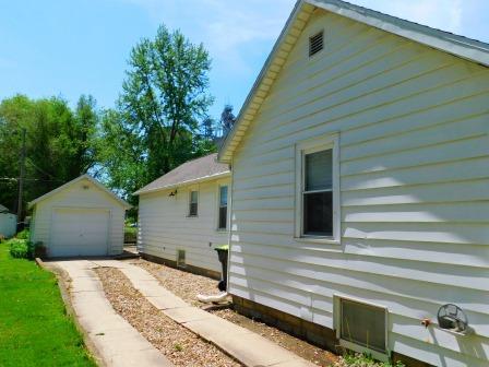 403 E Maple St, Fairbury, IL 61739 photo 37