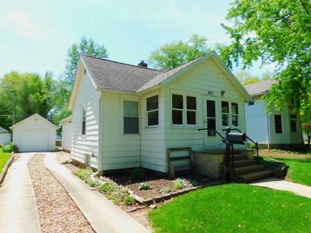 403 E Maple St, Fairbury, IL 61739 photo 2