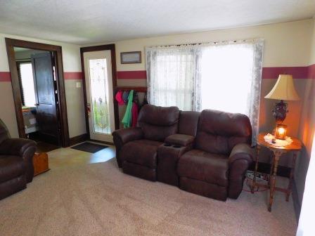 403 E Maple St, Fairbury, IL 61739 photo 6