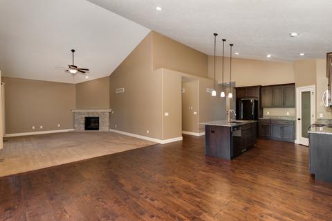 2018 Escalade Rd, Bloomington, IL 61705 photo 12