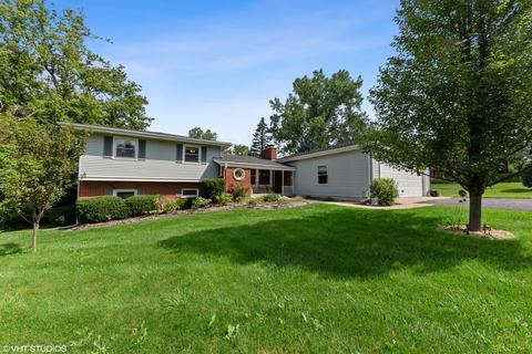 234 Bradwell Rd, Inverness, IL 60010