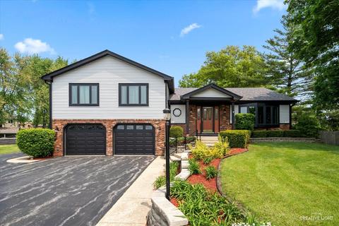 3 N105 Crest Ct, West Chicago, IL 60185