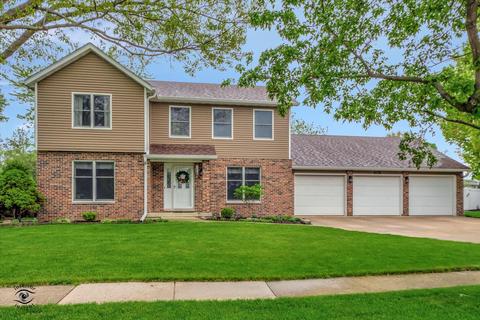 209 Deerhaven Dr, Minooka, IL 60447