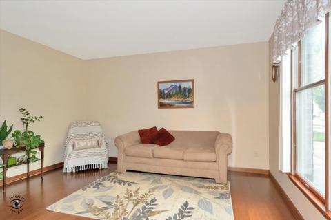 209 Deerhaven Dr, Minooka, IL 60447 photo 5