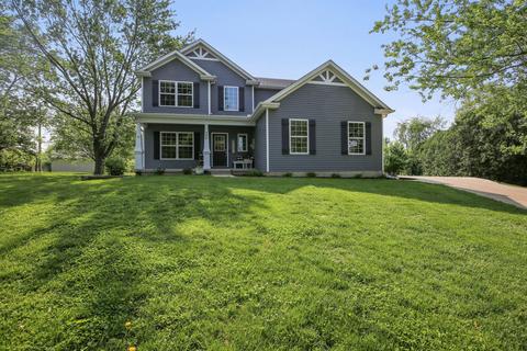 502 Western Hills Dr, Mahomet, IL 61853