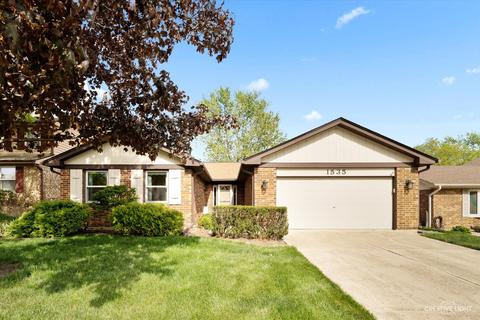 1535 Huntleigh Dr, Wheaton, IL 60189