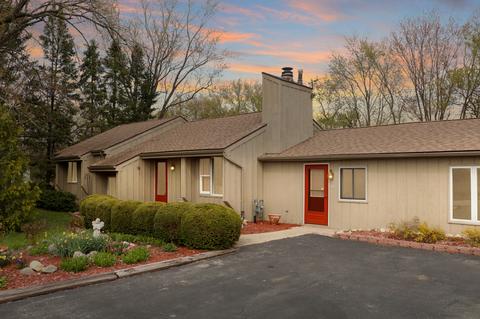 39343 N Evergreen Ave, Beach Park, IL 60087