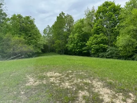 140 141 Kickapoo Dr, Danvers, IL 61732