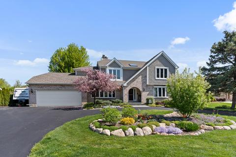 21 W322 Temple Dr, Itasca, IL 60143