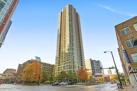400 N La Salle St #1807, Chicago, IL 60654