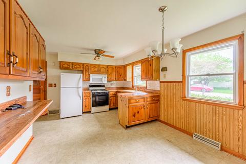 110 Lee St, Manhattan, IL 60442 photo 3