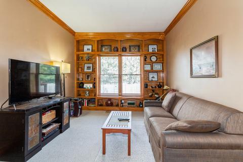 2446 Geneva Ct, Aurora, IL 60503 photo 8