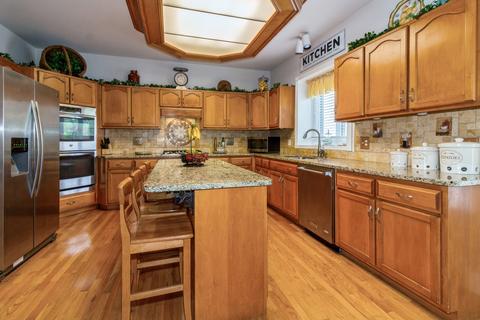 2446 Geneva Ct, Aurora, IL 60503 photo 3