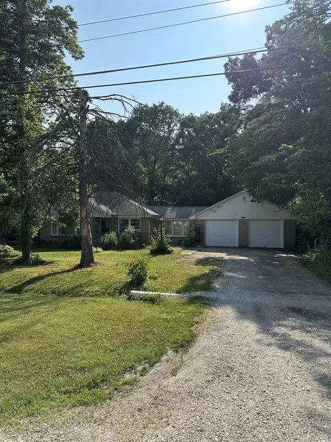 1253 Gordon St, New Lenox, IL 60451