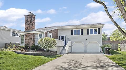 308 Sutherland Ln, Bloomingdale, IL 60108