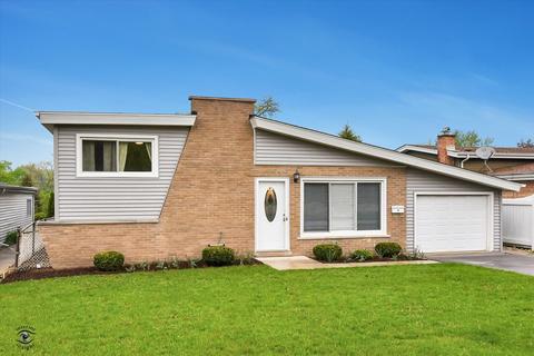 15 E Peiffer Ave, Lemont, IL 60439
