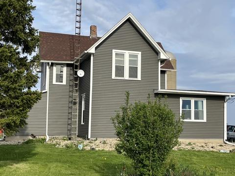 2990 Kane Rd, Leland, IL 60531