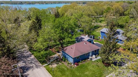 810 Elm Ave, Round Lake Park, IL 60073