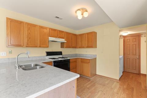 963 Symphony Dr, Aurora, IL 60504 photo 5