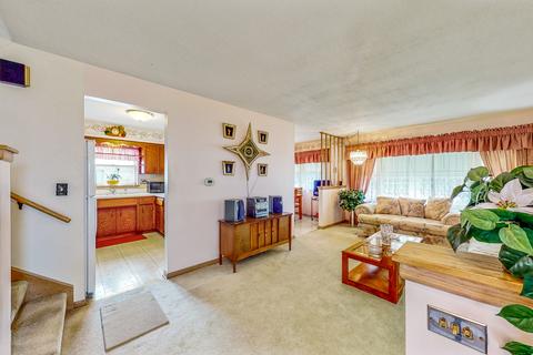 2255 S Wolf Rd S, Des Plaines, IL 60018 photo 14