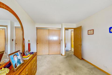 2255 S Wolf Rd S, Des Plaines, IL 60018 photo 19